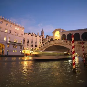 a-couple-of-steps-from-rialto.hotelinveneto.com/