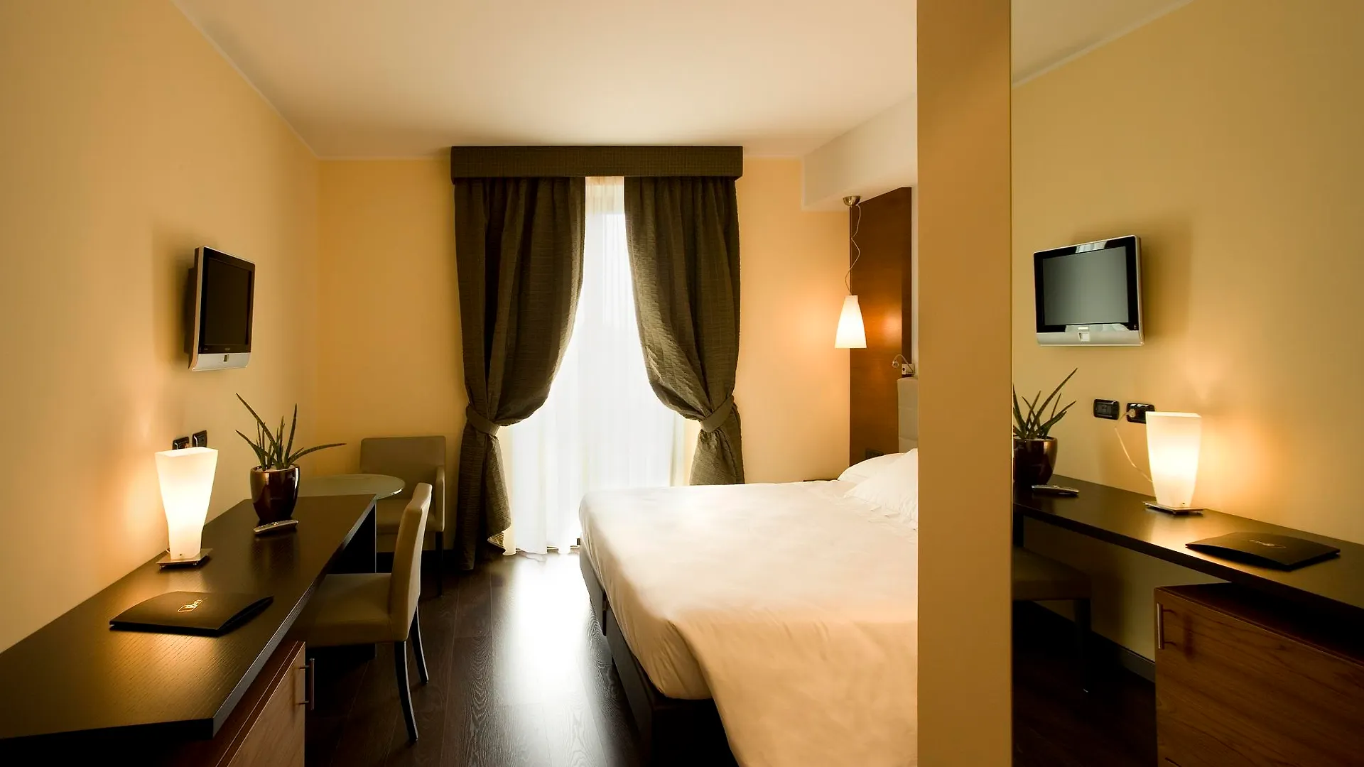 Red'S Redaelli Hotel Barzano