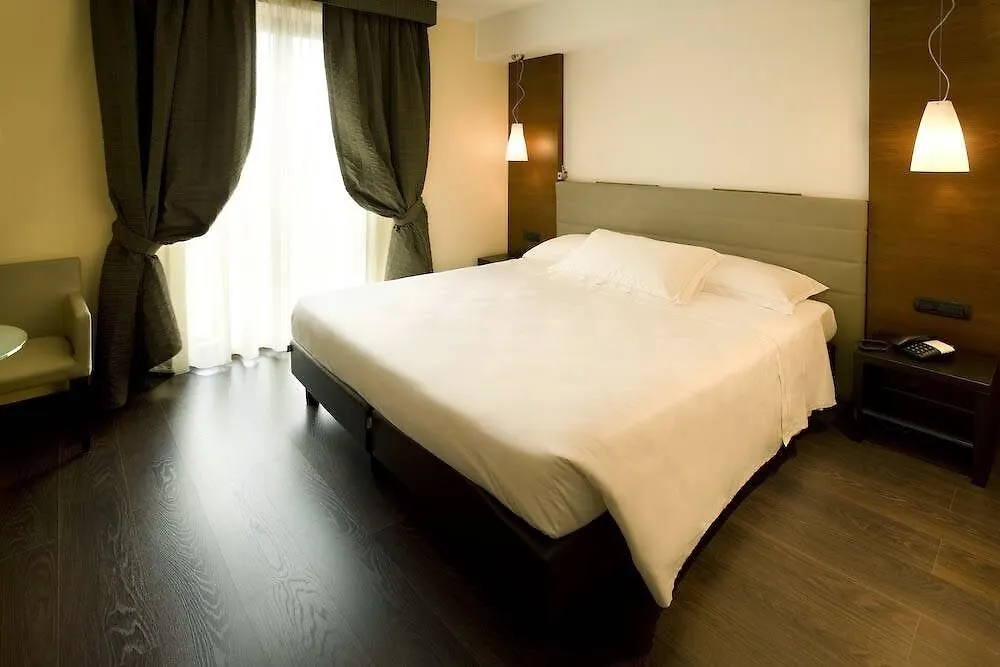 Red'S Redaelli Hotel Barzano 4*,
