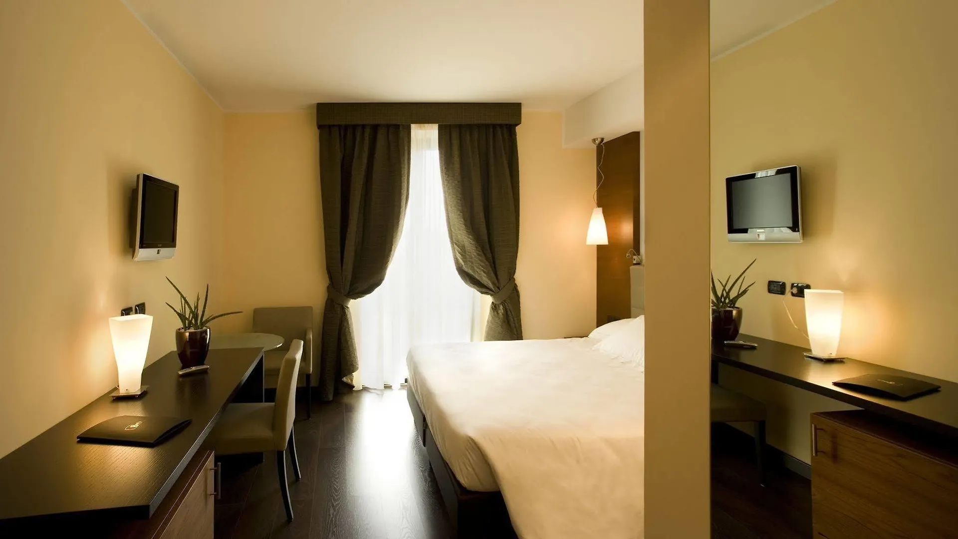 Red'S Redaelli Hotel Barzano